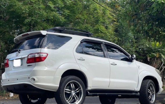 White Toyota Fortuner 2012 for sale in Automatic-5