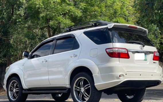 White Toyota Fortuner 2012 for sale in Automatic-1