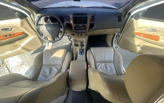 White Toyota Fortuner 2012 for sale in Automatic-8