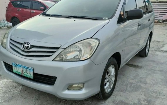 Silver Toyota Innova 2011 for sale in Automatic-3