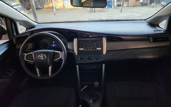 Selling White Toyota Innova 2020 in Manila-4