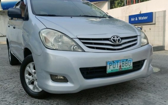 Silver Toyota Innova 2011 for sale in Automatic-1