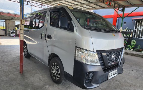 Selling White Toyota Innova 2020 in Manila-6