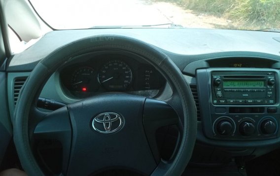 White Toyota Innova 2014 for sale in General Trias-4
