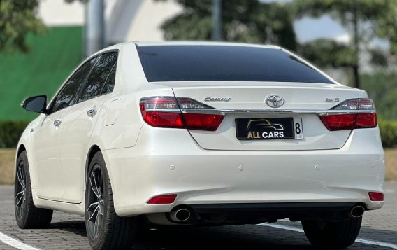 White Toyota Camry 2016 for sale in Makati-3