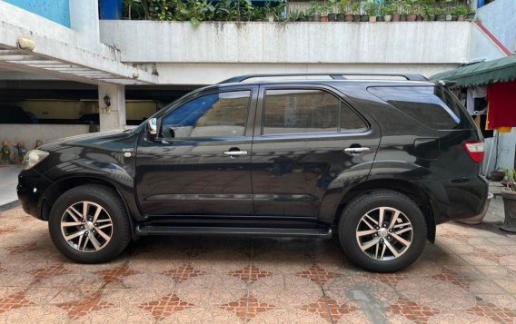 Selling White Toyota Fortuner 2019 in Quezon City-4