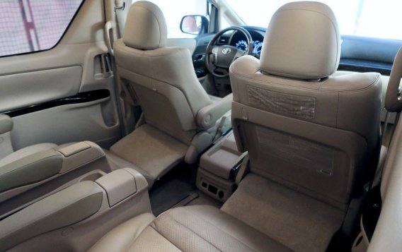 White Toyota Alphard 2013 for sale in Automatic-7