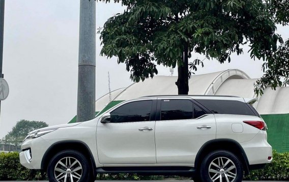 Sell White 2016 Toyota Fortuner in Makati-9