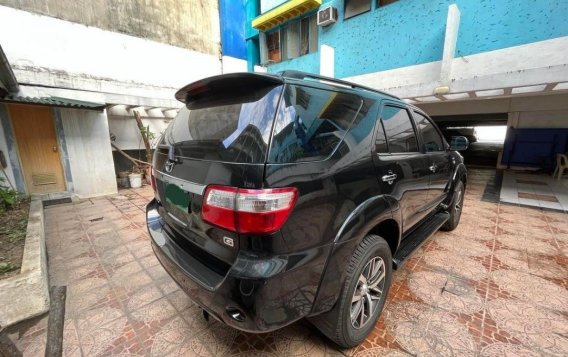 Selling White Toyota Fortuner 2019 in Quezon City-2