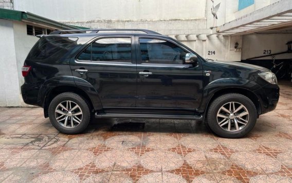 Selling White Toyota Fortuner 2019 in Quezon City-3