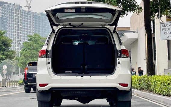 Sell White 2016 Toyota Fortuner in Makati-6