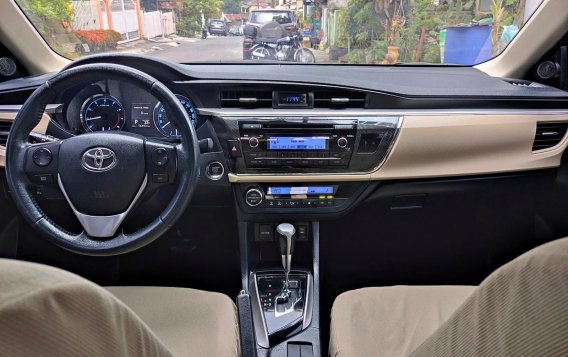 Sell Grey 2015 Toyota Corolla SUV / MPV at 56000 in Manila-8