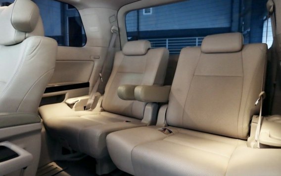 White Toyota Alphard 2013 for sale in Automatic-9