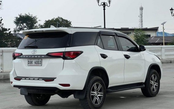 Sell White 2019 Toyota Fortuner in Parañaque-5