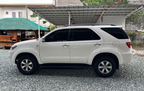 Selling White Toyota Fortuner 2006 in Caloocan-3