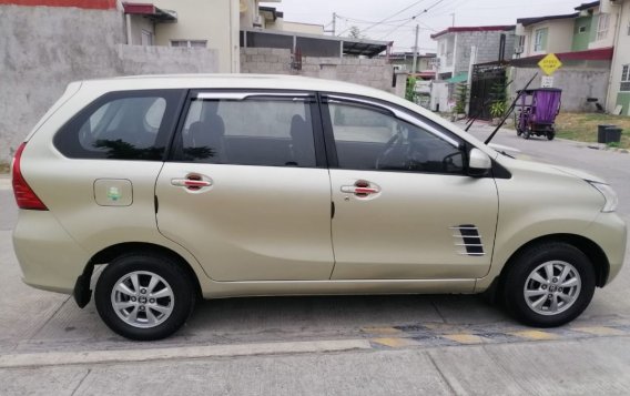 Sell White 2017 Toyota Avanza in Caloocan-2