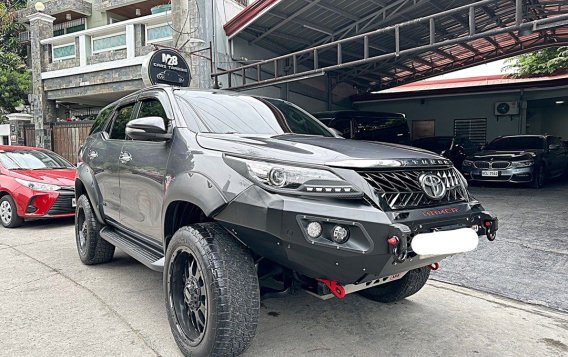 Selling White Toyota Fortuner 2017 in Bacoor-1