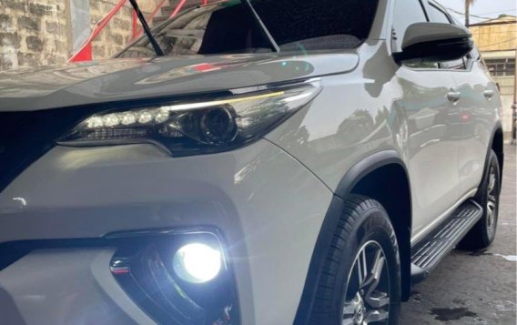 White Toyota Fortuner 2018 for sale in Manila-5