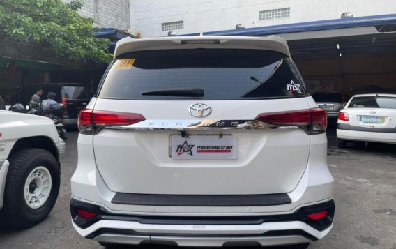 White Toyota Fortuner 2018 for sale in Manila-4