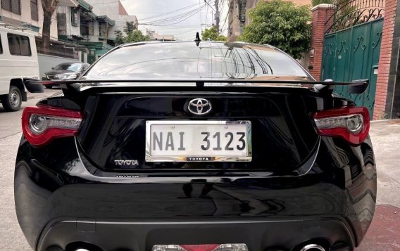 Selling White Toyota 86 2018 in Quezon City-3