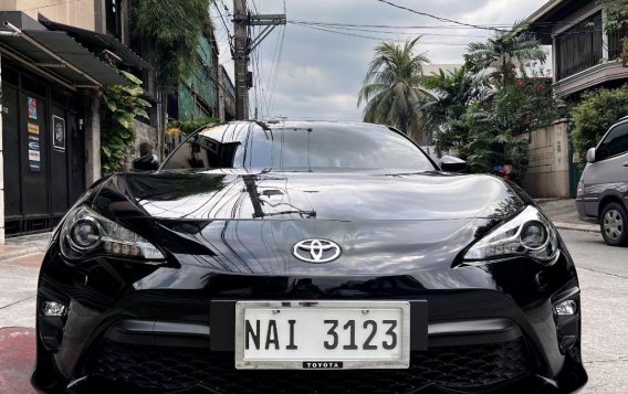 Selling White Toyota 86 2018 in Quezon City-2