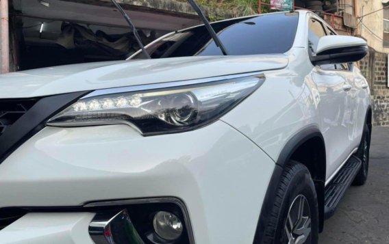 White Toyota Fortuner 2018 for sale in Manila-1