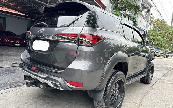 Selling White Toyota Fortuner 2017 in Bacoor-4