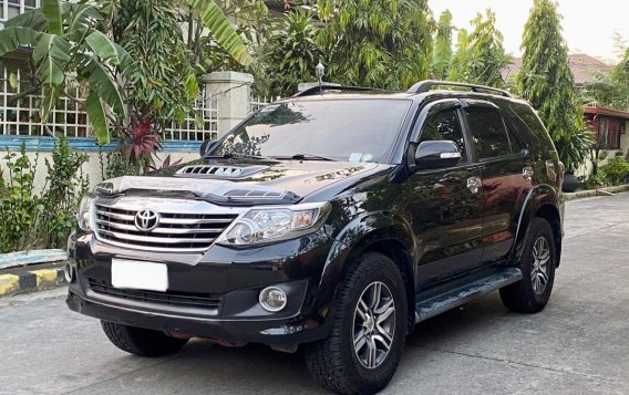 Selling White Toyota Fortuner 2014 in Manila-2