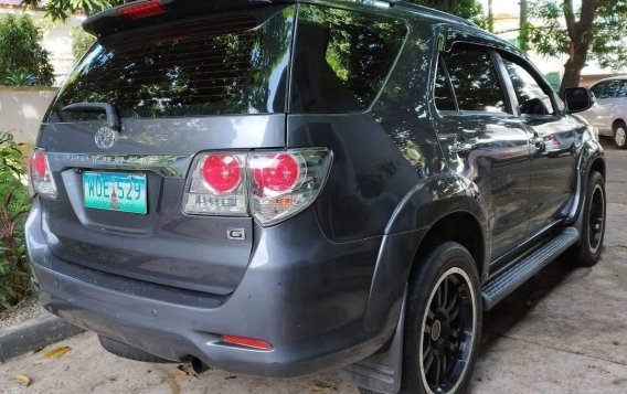 Selling White Toyota Fortuner 2014 in Manila-3