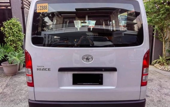 Selling White Toyota Hiace 2018 in Pasay-3
