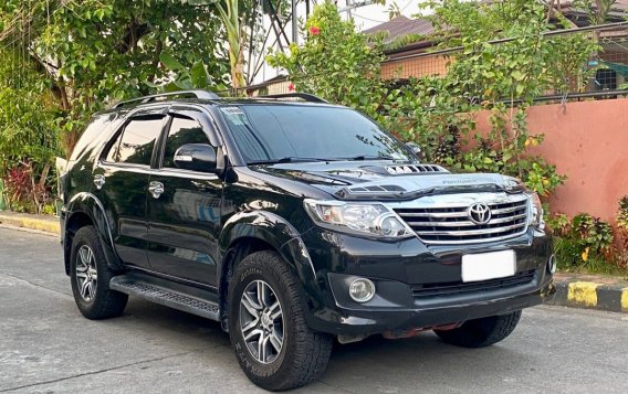 Selling White Toyota Fortuner 2014 in Manila-1