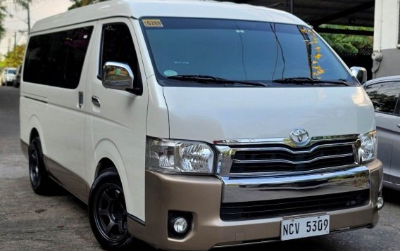 Selling Pearl White Toyota Hiace 2018 in Manila-1