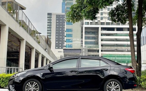 2015 Toyota Corolla Altis in Makati, Metro Manila-4