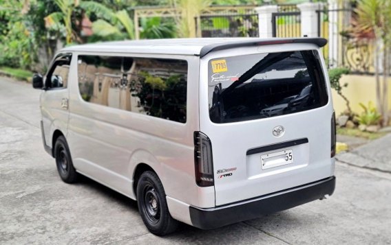 Selling White Toyota Hiace 2016 in Bacoor-9