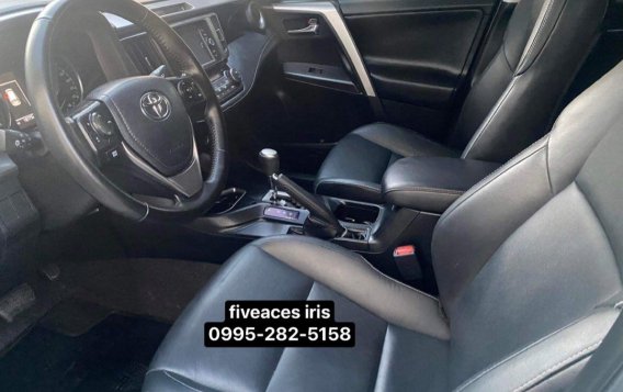 White Toyota Rav4 2018 for sale in Automatic-6