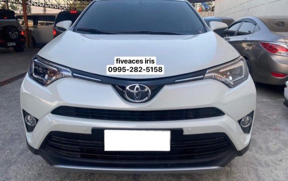 White Toyota Rav4 2018 for sale in Automatic-2