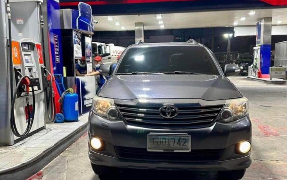 Green Toyota Fortuner 2012 for sale in Automatic-1