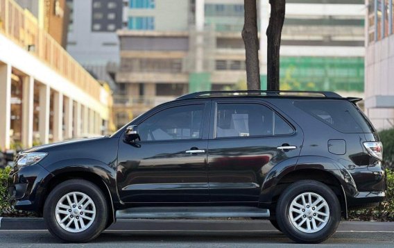 White Toyota Fortuner 2012 for sale in Makati-3