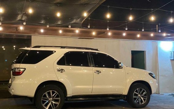 White Toyota Fortuner 2011 for sale in Caloocan-1