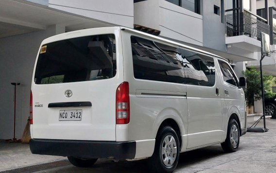 White Toyota Hiace 2018 for sale in Manual-7