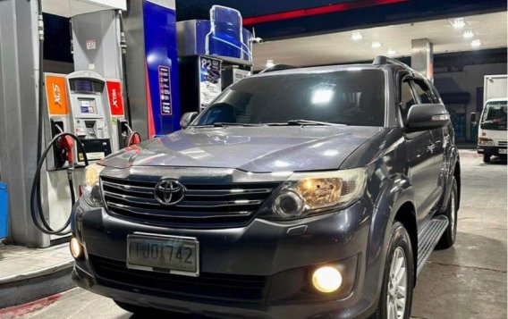 Green Toyota Fortuner 2012 for sale in Automatic-2
