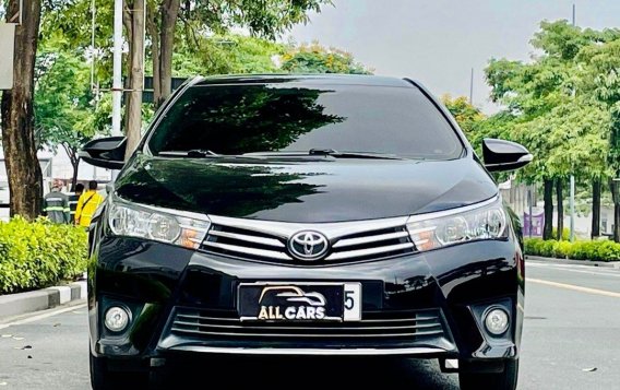 Sell White 2015 Toyota Corolla altis in Makati