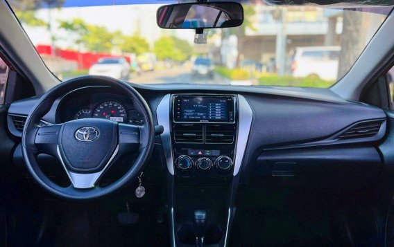 Selling White Toyota Vios 2019 in Makati-4