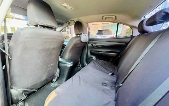 Selling White Toyota Vios 2019 in Makati-2