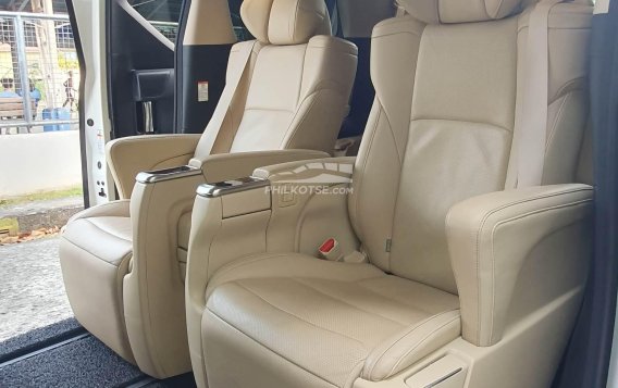 2015 Toyota Alphard  3.5 Gas AT in Manila, Metro Manila-4