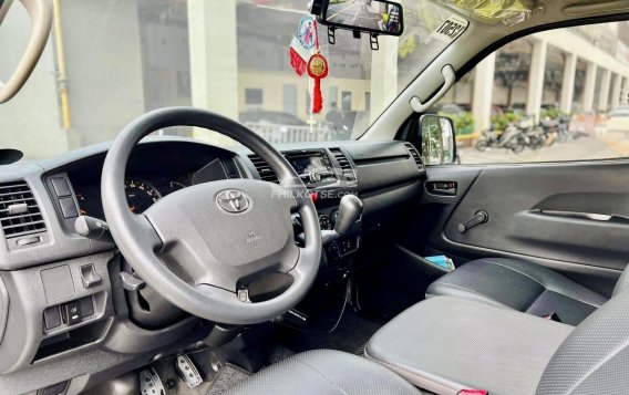2017 Toyota Hiace in Makati, Metro Manila-1