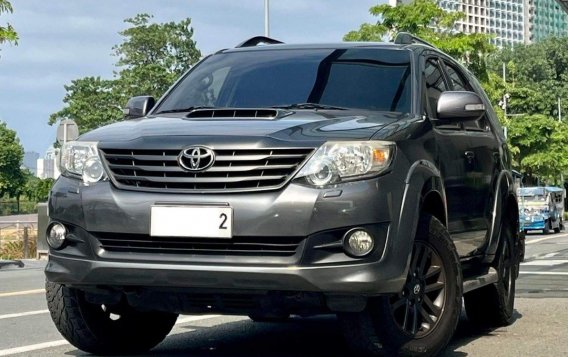 White Toyota Fortuner 2015 for sale in Makati-2