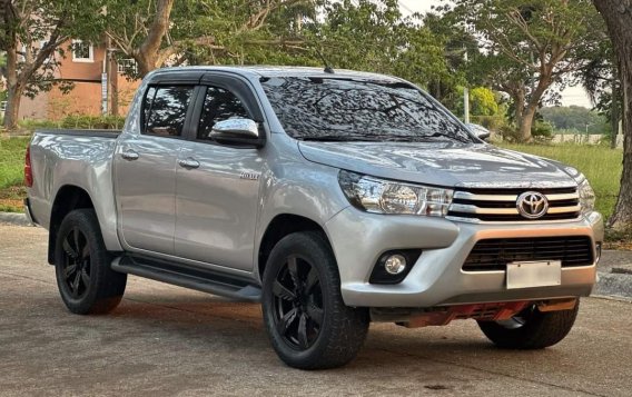 Silver Toyota Hilux 2018 for sale in Manila-2