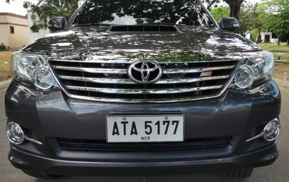 White Toyota Fortuner 2015 for sale in Quezon City-2