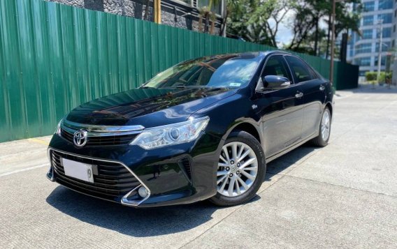 White Toyota Camry 2017 for sale in Pasig-1